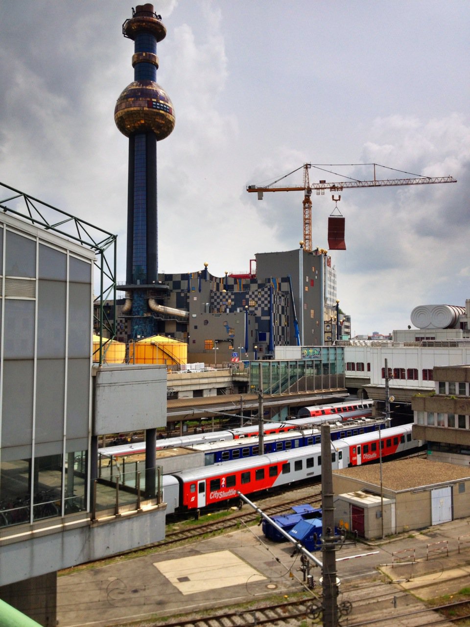 Impianto Spittelau, Vienna - Vista esterna, foto di Antonino Saggio